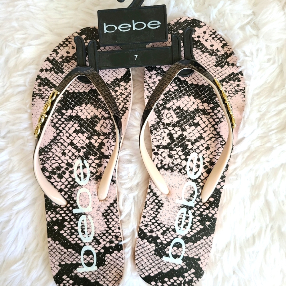 Women’s Flip Flops Bebe Thalia Snake Women’s Size 7 Lightly Cushioned Footbed